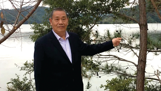 廖玉山：尽心服务促脱贫 - 憨鼠网