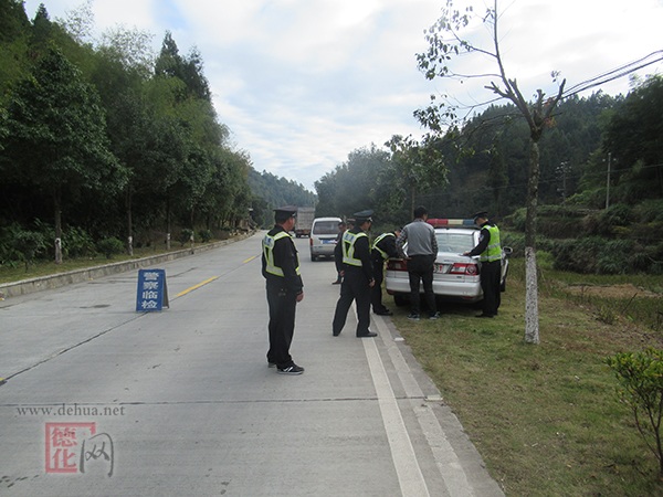 汤头、葛坑派出所联合开展道路交通违法整治 - 憨鼠网