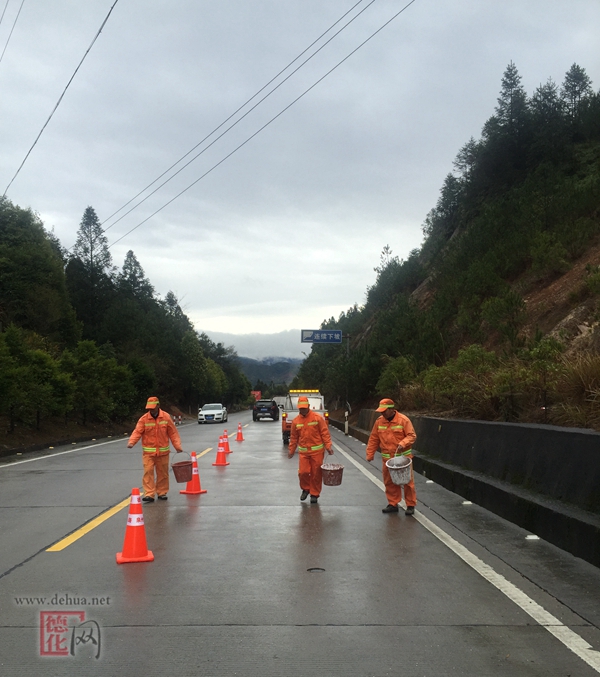 防御低温雨雪天气，公路卫士在行动 - 憨鼠网
