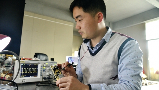 陈志堂：电子与陶瓷碰撞产业转型“新火花” - 憨鼠网