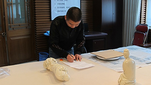 再现故宫馆藏瑰宝 福建德化与北京故宫携手开发馆藏白瓷文物 - 憨鼠网