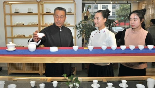 瓷茶结合 比翼齐飞 - 憨鼠网