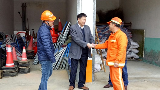 副县长陈祥端查看春运工作暨低温冰冻雨雪天气防抗工作 - 憨鼠网
