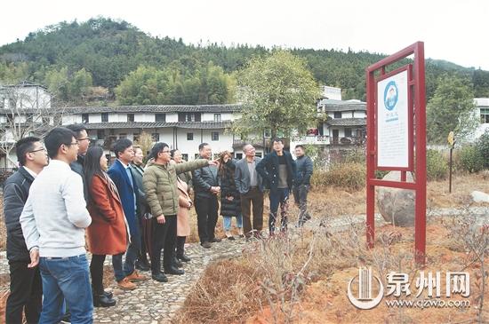 廉政进公园 清风润心间 - 憨鼠网