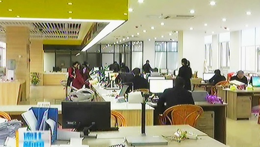 县行政服务中心：简政便民工作有新成效 行政服务环境有新改善 - 憨鼠网