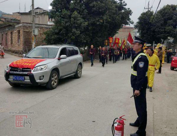 三班派出所圆满完成辖区系列民俗活动安保 - 憨鼠网