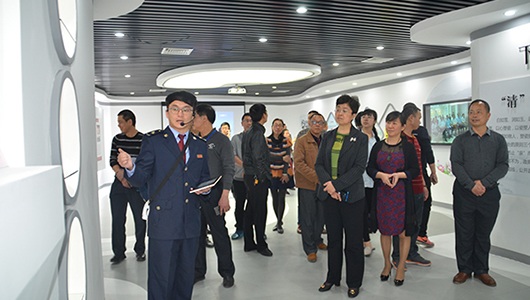 德化法院组织干警参观亲清政商文化馆 - 憨鼠网