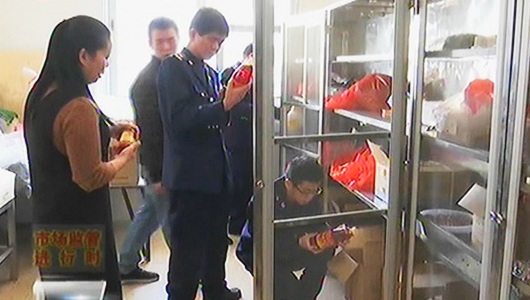 县市场监管局开展校园及其周边食品安全专项检查 - 憨鼠网