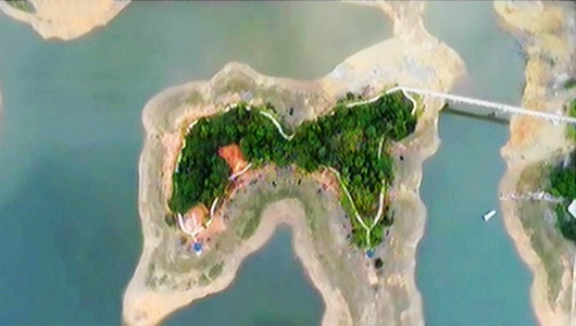龙门滩龙门湖水利风景区：一小岛似蝴蝶 - 憨鼠网