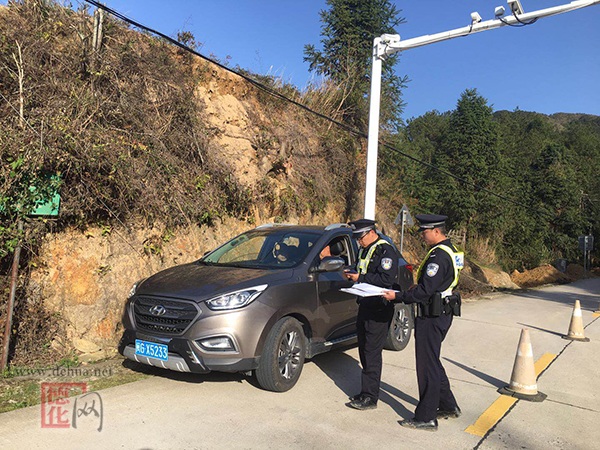 大铭派出所开展道路交通违法整治 - 憨鼠网