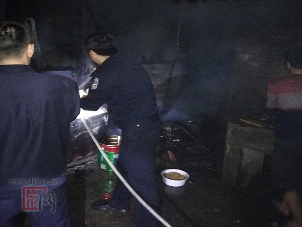 祖厝半夜着火 民警迅速灭火 - 憨鼠网