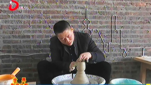 杨树振：以柴烧为语言 用作品表达自己 - 憨鼠网