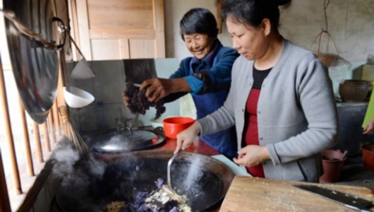泉州德化:三月三 乌饭香 - 憨鼠网
