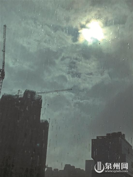 泉州发布今年首个暴雨红色预警 - 憨鼠网