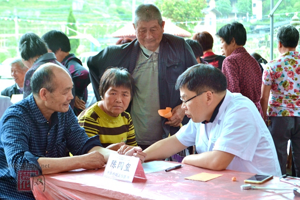 德化县医院：下乡义诊惠老年 真情服务暖人心 - 憨鼠网