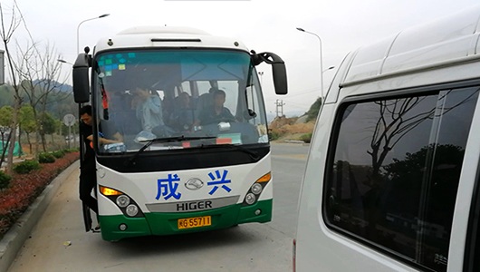 “营转非”大客车，我再也不敢坐了 - 憨鼠网