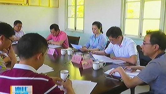县委书记梁玉华调研村级组织换届选举前期准备和扶贫工作 - 憨鼠网