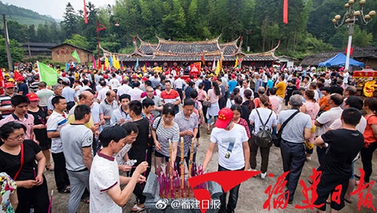 德化村民给耕牛过节 - 憨鼠网