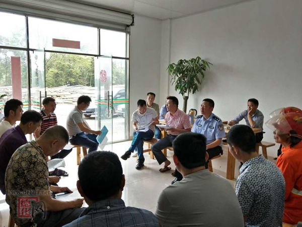 雷峰镇举办竹木加工企业安全生产培训及消防演练 - 憨鼠网