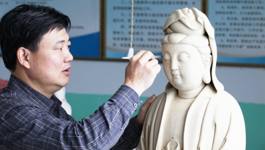 中国工艺美术大师:赖礼同 - 憨鼠网