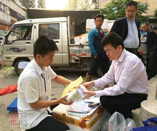 县市场监督管理局常态化开展食品安全质量监督抽检 - 憨鼠网