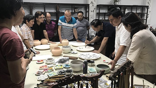 德化县大力引进外地艺术家到“世界瓷都”进行陶瓷艺术创作 - 憨鼠网