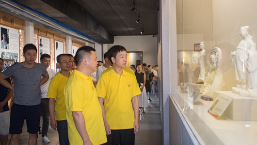 2018年“中国白·德漂艺族”陶瓷艺术精品展开展 - 憨鼠网
