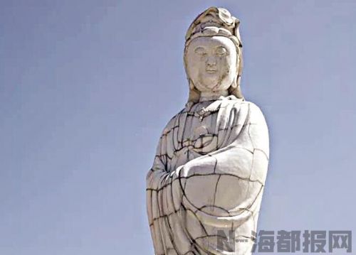 德化瓷都广场观音雕像污迹似泪痕 部门：将安排人员清洗 - 憨鼠网