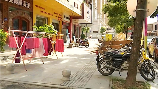 世纪城：违停、装修垃圾随意堆放 - 憨鼠网
