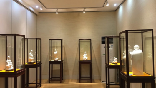 精品126件！福建德化陶瓷艺术精品展在普陀山开展 - 憨鼠网