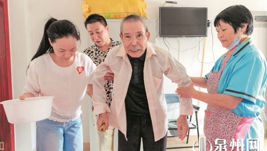 山城德化有支憨鼠爱心小分队：播撒爱心 传递温暖 - 憨鼠网