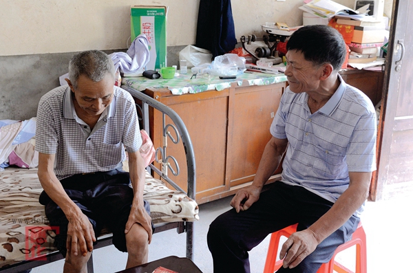 黄炳峰：心系农村教育 梅香三尺讲台 - 憨鼠网