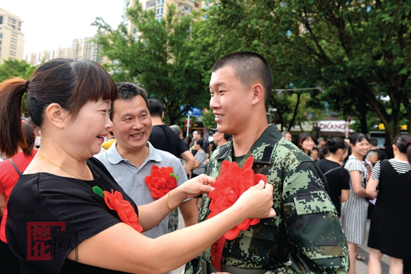 欢送新兵入伍 - 憨鼠网