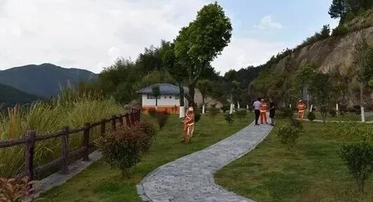 当自驾游遇到如厕难……泉州公路巧解公路“失厕”的尴尬 - 憨鼠网