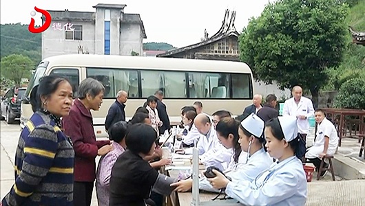 华侨大学校医院：重阳义诊暖人心 - 憨鼠网