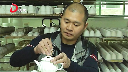 张节成：在茶具中呈现白瓷之美 - 憨鼠网