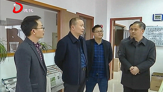 县领导看望慰问新闻媒体工作者 - 憨鼠网