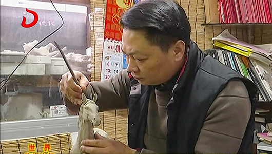蔡国海：以马为“师” 驰骋艺瓷 - 憨鼠网
