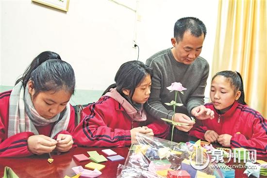 德化三中霞溪分校：成立折纸艺术兴趣小组 推广传承折纸艺术 - 憨鼠网