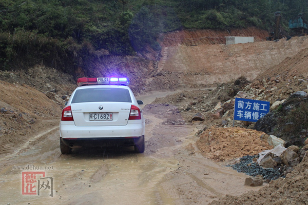 上涌镇：开展雨季道路隐患排查 确保交通安全 - 憨鼠网