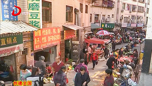 城后片区：违规占道屡教不改 牛皮癣层出不穷 - 憨鼠网