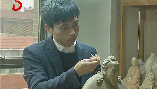 李光涌：以热爱之心 造就多彩陶瓷人生 - 憨鼠网
