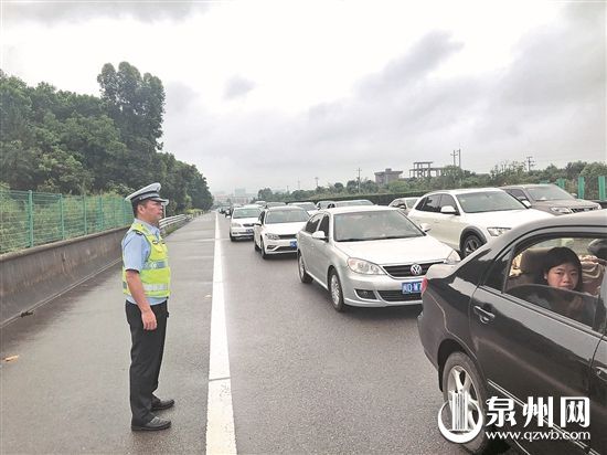 “五一”小长假首日 交通流量骤增 总体运行平稳 - 憨鼠网