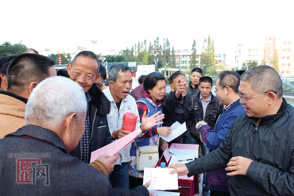 服务“大礼包”上架 让进城务工人员不再忧“薪” - 憨鼠网