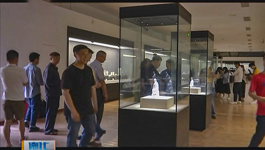2019民间德化窑古瓷收藏展：规模大 藏品丰富 - 憨鼠网