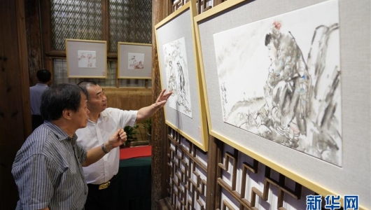 创新瓷画亮相榕城 - 憨鼠网