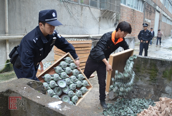 瓷都让山寨走开 - 憨鼠网