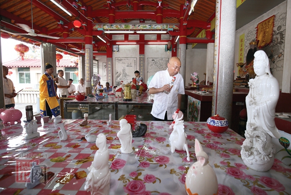 陶瓷新品祭窑神 - 憨鼠网
