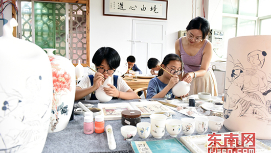 德化:陶瓷艺术实践活动助力陶瓷文化推广 - 憨鼠网