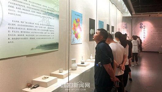 “福建民俗博物馆馆藏德化瓷精品展”在黑龙江省博物馆展出 - 憨鼠网
